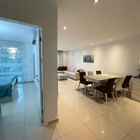Sa Apartments! Sea View! 50m To The Апартаменти Аланія