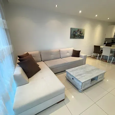 Апартаменти Sa Apartments! Sea View! 50m To The Аланія