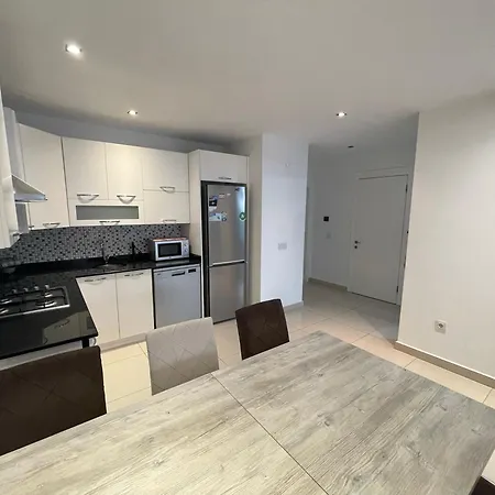 Sa Apartments! Sea View! 50m To The Daire